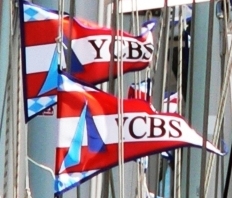YCBS-Flaggen im Wind !