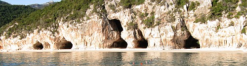 Höhlenfront der Cala Luna